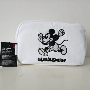 NWT LULULEMON White Everywhere Belt Bag Disney Embroidered Mickey in Motion 1L